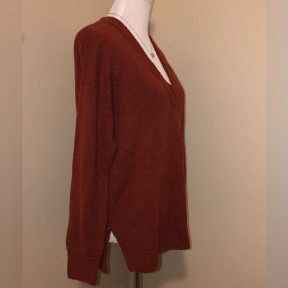 Madewell Bartlett V-Neck Sweater in the Coziest Yarn,Size-Med(?L)Oversized Fit - Picture 5 of 8